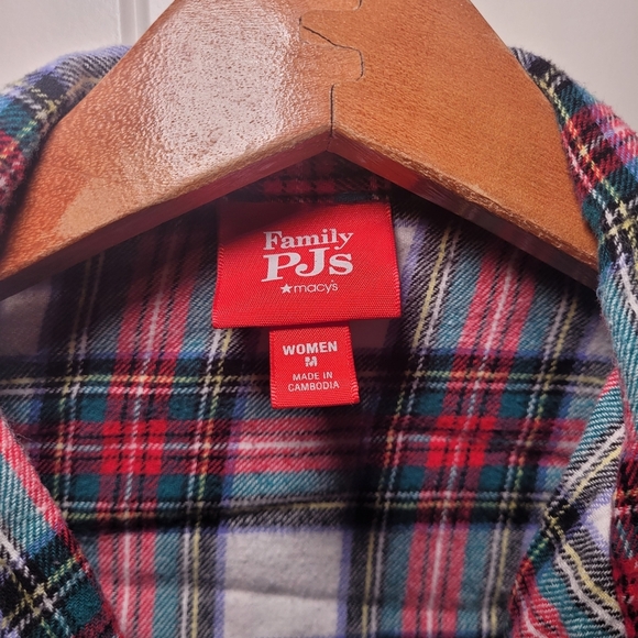 Macy's family pj, woman's size medium 100% cotton - Picture 3 of 6